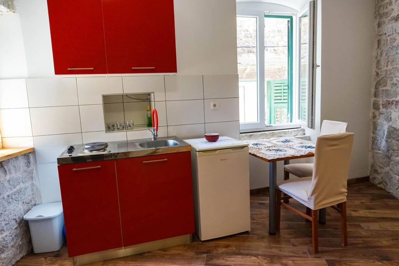 Studio Apartment In The Old City Of ชิเบนิก ภายนอก รูปภาพ